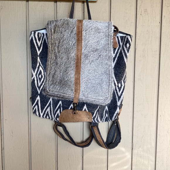 Cowhide Backpack - Picture 2 of 3